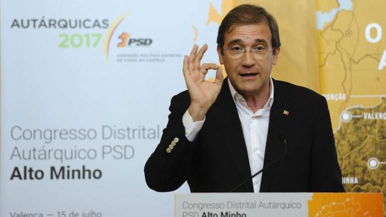 Pedro Passos Coelho: &quot;salário médio no país baixou&quot;