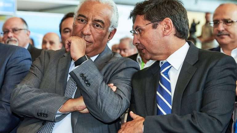 "Uma casa arde num minuto, mas infelizmente não se reconstrói num minuto", disse António Costa