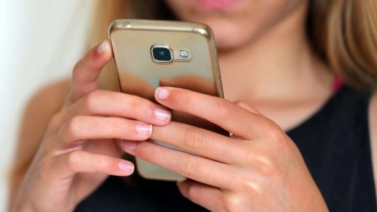 Os mandados de busca permitiram a apreensão de telemóveis e computadores do jovem
