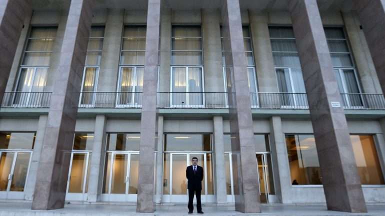 O reitor da Universidade de Lisboa frisou que "os concursos não poderão ser abertos até que haja reforço orçamental"