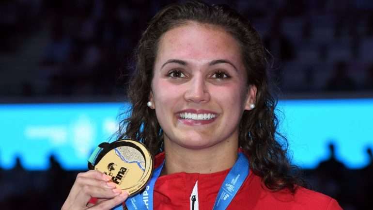 Kylie Masse tinha conseguido duas pratas em Mundiais de pista curta e um bronze nos Jogos. Agora, veio o ouro