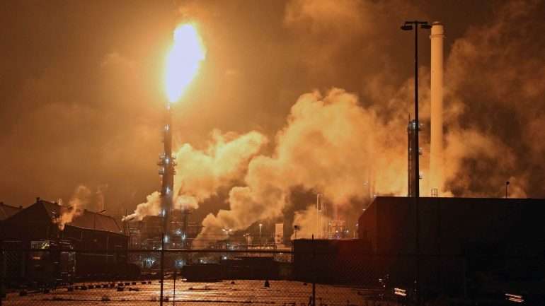 Shell Rafineria Incêndio obriga a parar refinaria da Shell – Observador