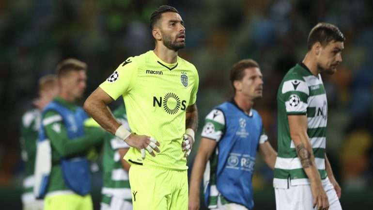 Sporting não conseguiu vencer Steaua mas Rui Patrício fez o terceiro jogo oficial seguido sem sofrer golos