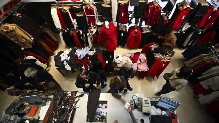 O número de novos contratos assinados entre os consumidores e as instituições de crédito automóvel aumentou 13,2% para 16.708 em junho