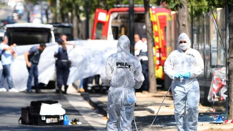 O incidente aconteceu durante a manhã desta segunda-feira na zona portuária de Marselha. As autoridades estão ainda no local