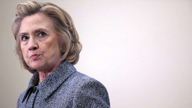 O livro conta todas as experiências e emoções pelas quais Clinton passou