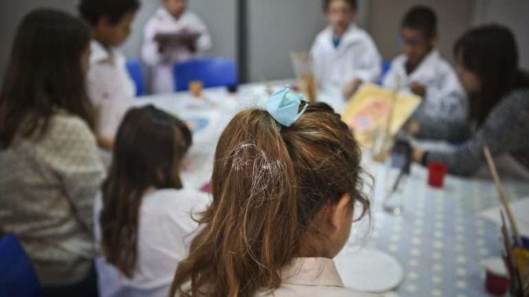Há 235 escolas que farão parte do projeto piloto já em setembro