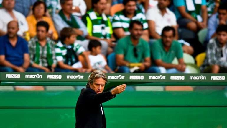 Jorge Jesus admitiu no final do jogo que muitos jogadores quebraram fisicamente pelo jogo de quarta-feira em Bucareste