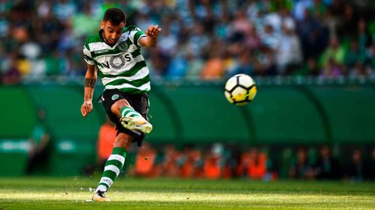 Bruno Fernandes marcou o terceiro golo da temporada com o Estoril, o terceiro de fora da área (e que golo)