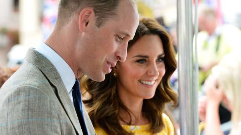 William e Kate têm dois filhos -- George, de quatro anos, e Charlotte, de dois