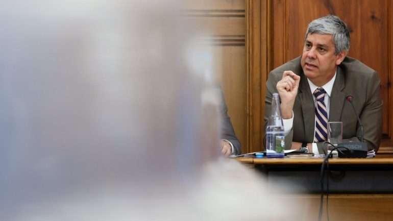 Mário Centeno é praticante da "desorçamentação"? Joaquim Miranda Sarmento admite que sim, mas numa escala reduzida