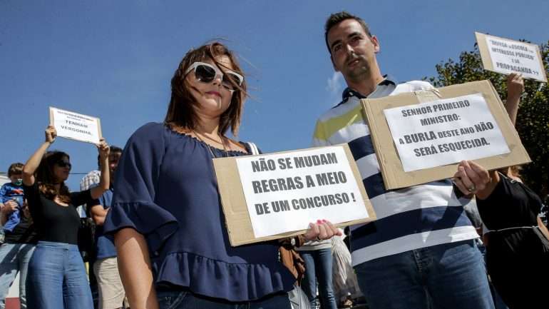 Um grupo de 100 professores protestou em Matosinhos, junto do primeiro-ministro