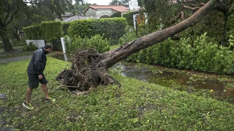 A tempestade ainda acarreta perigos