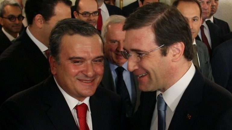 Os ex-governantes Miguel Relvas e Pedro Passos Coelho