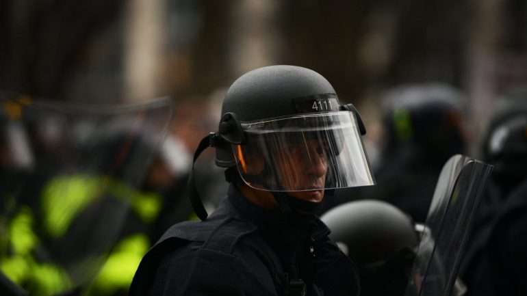 O protesto, inicialmente pacífico, degenerou em violência