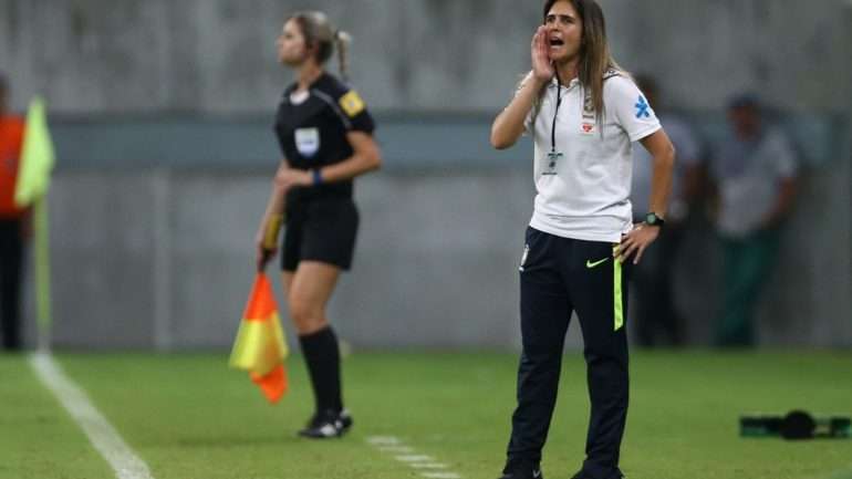 A treinadora Emily Lima foi despedida depois de uma série de maus resultados
