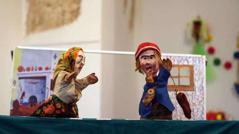 O diretor do Festival, Igor Gandra, também é o autor da cenografia, das marionetas e da encenação