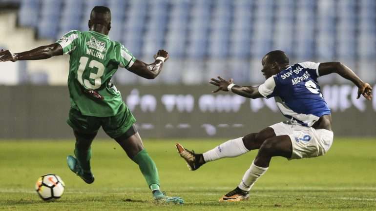 Aboubakar fez assim o primeiro golo. 72 segundos depois, bisou e começou a sentenciar a goleada final