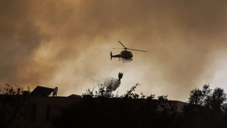 Os incêndios deste fim-de-semana provocaram pelo menos 37 mortos
