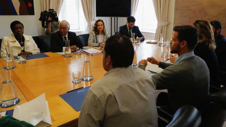 Os familiares das vítimas reuniram durante duas horas e meia com o primeiro-ministro e a ministra da Justiça