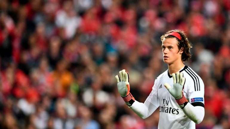 Svilar pediu desculpa aos adeptos pelo erro no golo do Man. United, onde entrou com a bola dentro da baliza