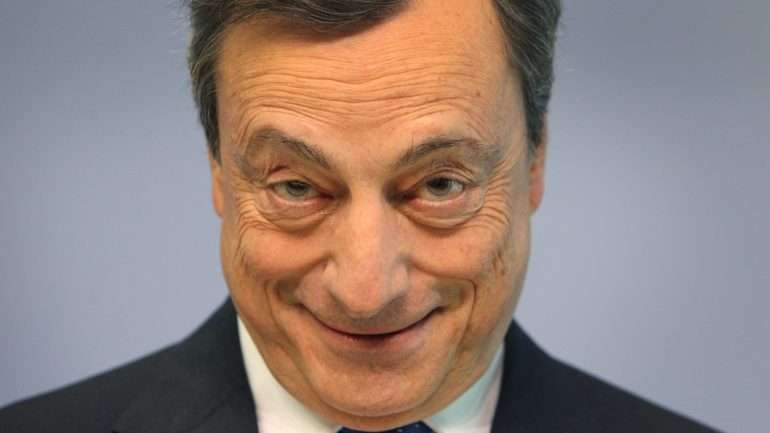 Mario Draghi. Ritmo mensal de compra de dívida pública vai abrandar, mas programa deverá ser estendido por seis meses
