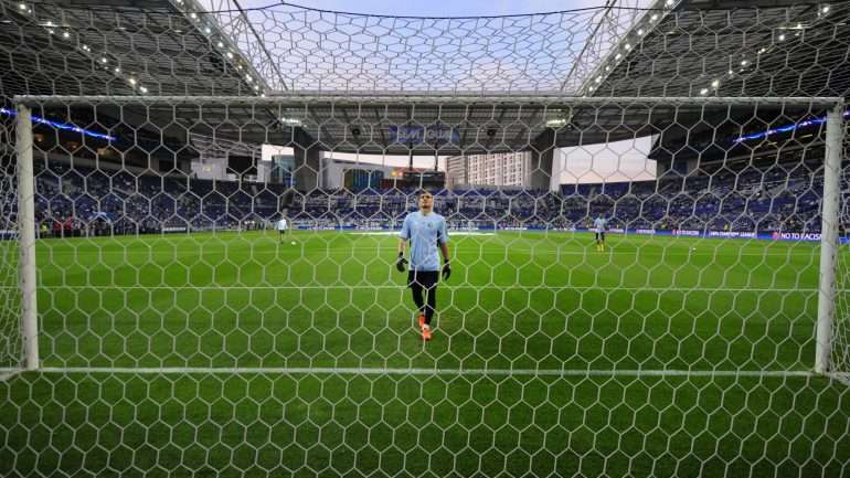 Casillas está a cumprir a terceira época no Dragão, após ter passado 25 anos no Real Madrid, dos benjamins aos seniores