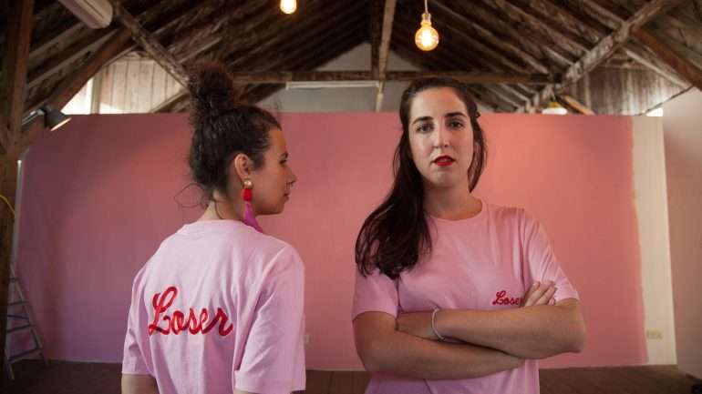 "Love is a Losing Game" é a terceira exposição que junta Maria Imaginário e Mariana, a Miserável. É a crise dos 30 com muitos desgostos amorosos à mistura.