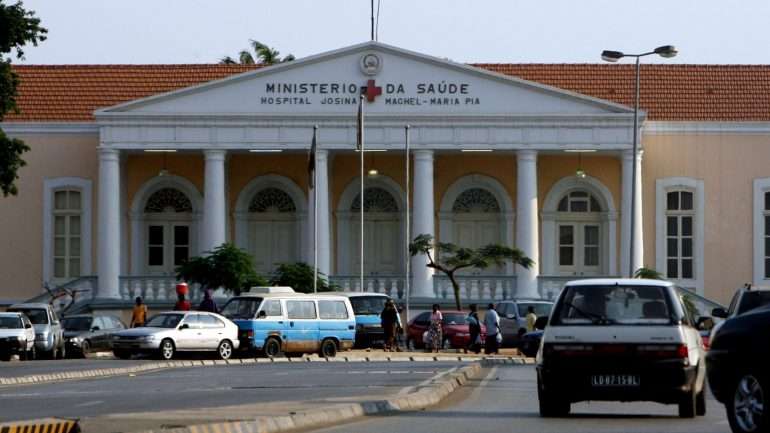 "Temos de trabalhar mais, temos que fazer um diagnóstico profundo da situação da saúde em Angola", disse a ministra da Saúde, Sílvia Lutucuta