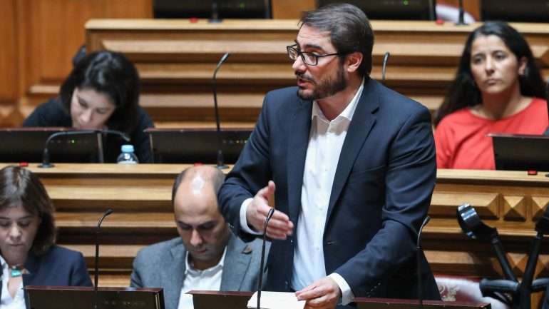 João Oliveira: "Governo e os sindicatos que têm de encontrar uma solução” sobre os custos da contagem de todo o tempo de serviço dos professores