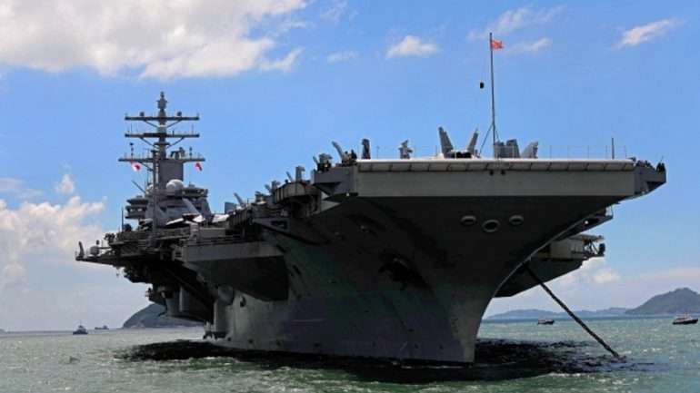 O avião ia aterrar no porta-aviões USS Ronald Reagan