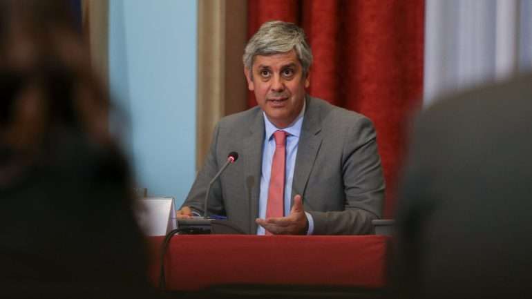 Mário Centeno. "Evolução favorável do défice ao longo do ano garante o cumprimento dos objetivos orçamentais", refere um comunicado do Ministério das Finanças