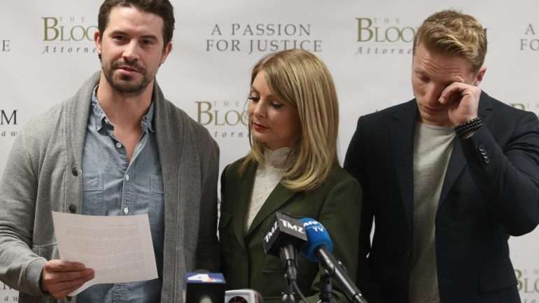 Durante a conferência de imprensa: Mark Ricketson, a advogada e Jason Boyce.