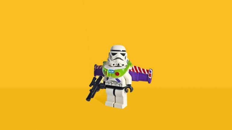 Olá, eu sou um Stormtrooper. O Wandson apanhou-me, pôs-me estas asas e levou-me para o Instagram. Enfim...