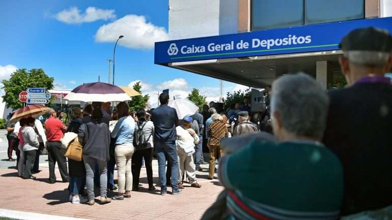 A Caixa Geral de Depósitos  fechou 129 agências no âmbito do plano de reestruturação