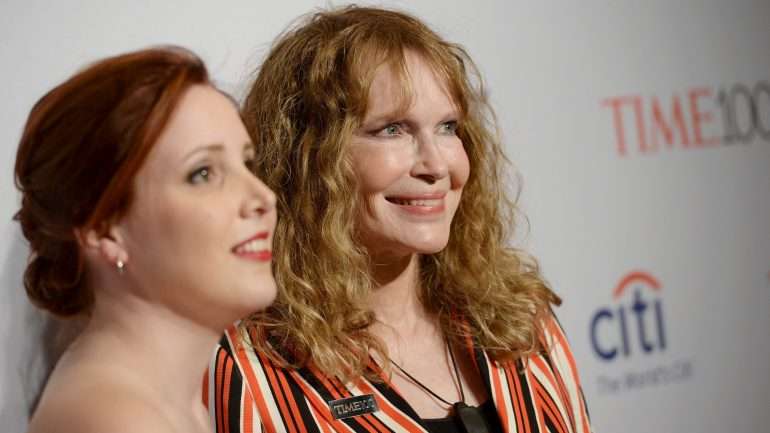 Dylan Farrow e a mãe, Mia Farrow