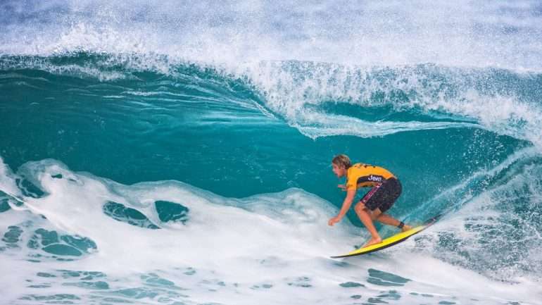 Engolir água do mar pode ser uma forma de adquirir bactérias resistentes