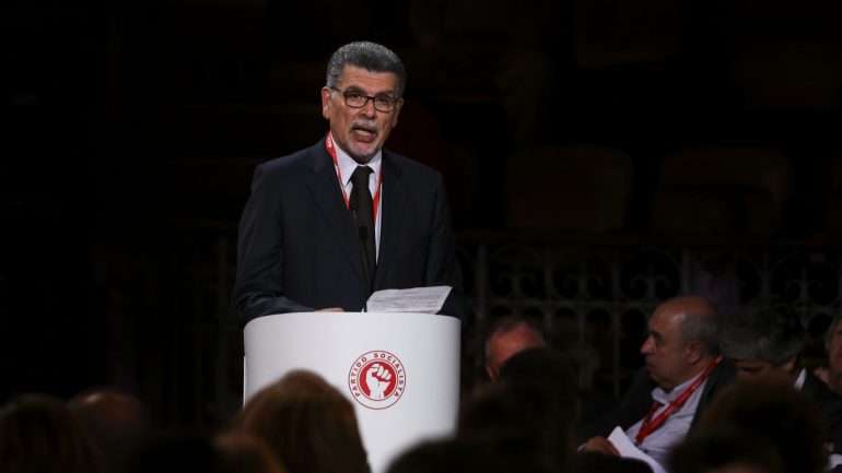António Capucho chegou a participar num encontro socialista no Coliseu dos Recreios onde António Costa apresentou o programa eleitoral do PS. Disse que eram "propostas credíveis"