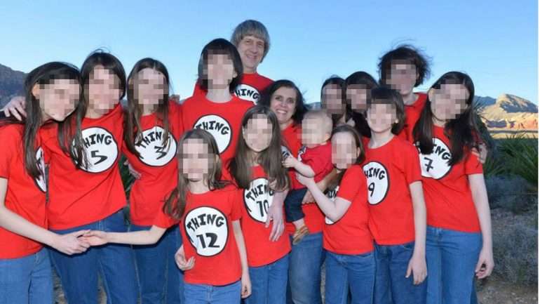 Os 13 filhos do casal Turpin permanecem em tratamentos no hospital