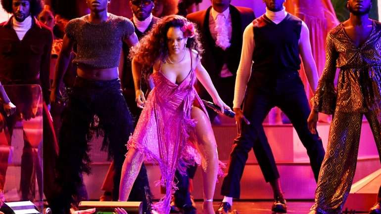 Os movimentos de Rihanna durante a interpretação de "Wild Thoughts" fizeram lembrar Gabriela
