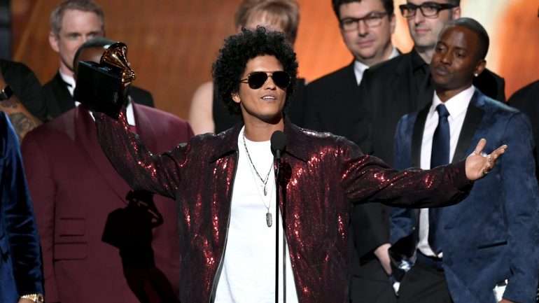 Bruno Mars foi o grande vencedor da noite