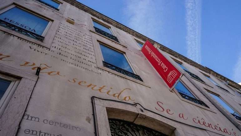 Foi na Rua Coelho da Rocha, onde fica a Casa Fernando Pessoa, que o autor de "Mensagem" viveu os últimos anos de vida