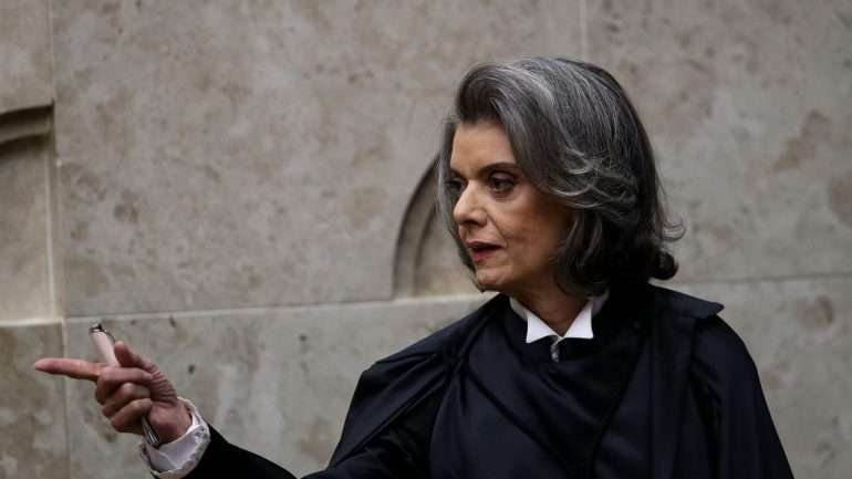 Supremo Tribunal Federal conseguiu três votos a favor da condenação, faltando apenas o voto do juiz Flávio Dino