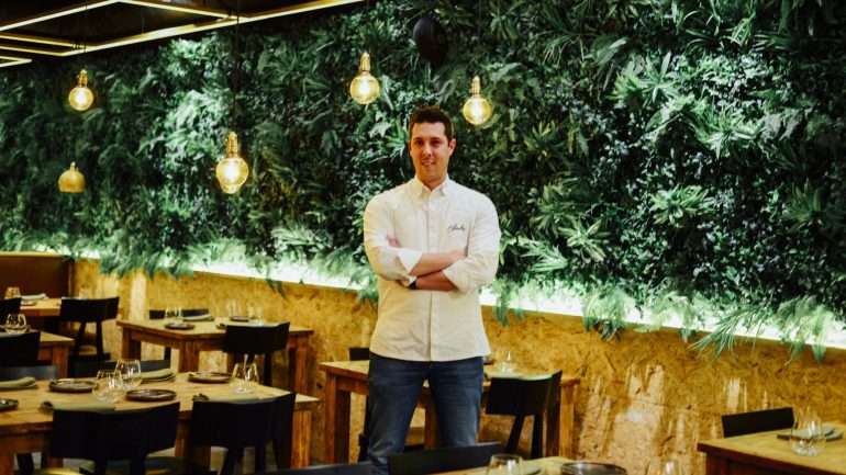 O chef Rui Silvestre na sala de refeições do Quorum