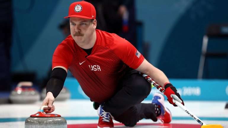 Matt Hamilton, conhecido como o Super Mario do curling, forma equipa nas duplas mistas do curling com a irmã, Becca