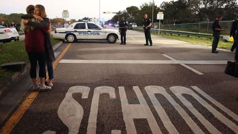 Nikolas Cruz, de 19 anos, foi acusado de 17 homicídios premeditados