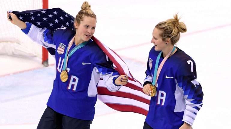 Monique e Jocelyne vingaram as derrotas sofridas com o Canadá nos Jogos de 2010 e 2014 com dois golos decisivos