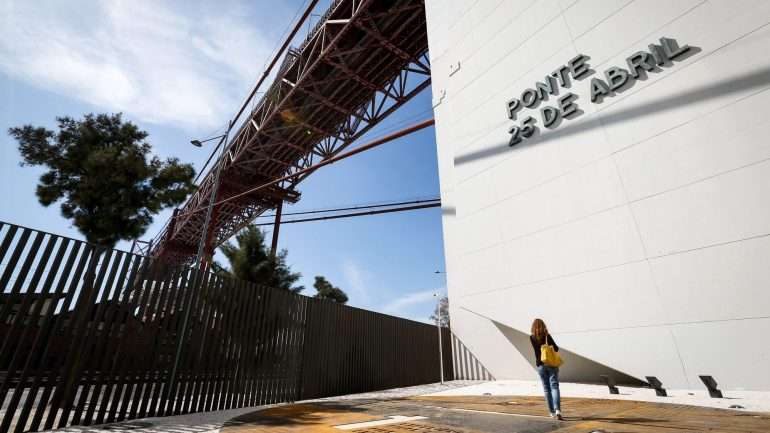 Durante os próximos dois anos, serão realizadas obras na Ponte 25 de Abril, que deverão ter um custo total de 18 milhões de euros