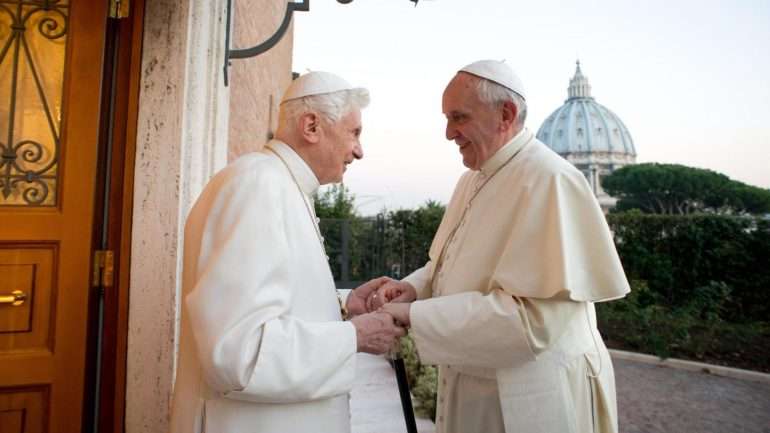 "Estou certo que podem compreender porque declinei", escreveu Joseph Ratzinger