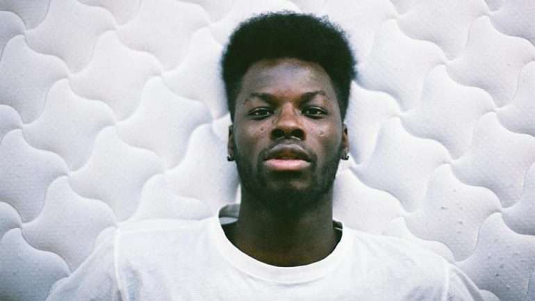 Papillon (Rui Pereira), rapper português de 27 anos, acaba de lançar o seu álbum de estreia, "Deepak Looper"
